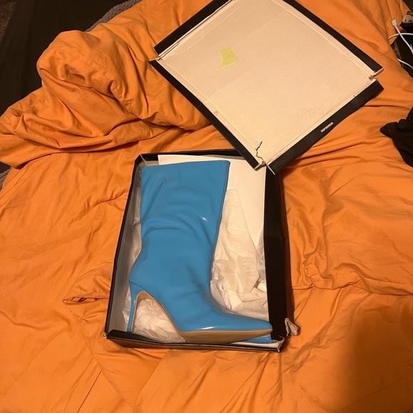 BRAND NEW.💙💙 Pretty Little Thing. Blue Heels. - Picture 4 of 5